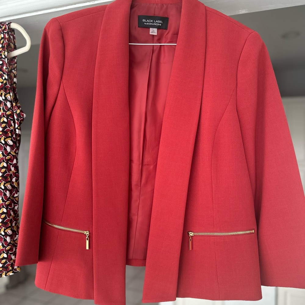Blazer with 2 coordinating sleeveless shirts - Picture 2 of 8